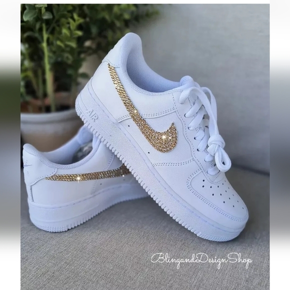 Women's Nike Air Force 1 07 White Sneakers made with Swarovski Crystals - Picture 2 of 7